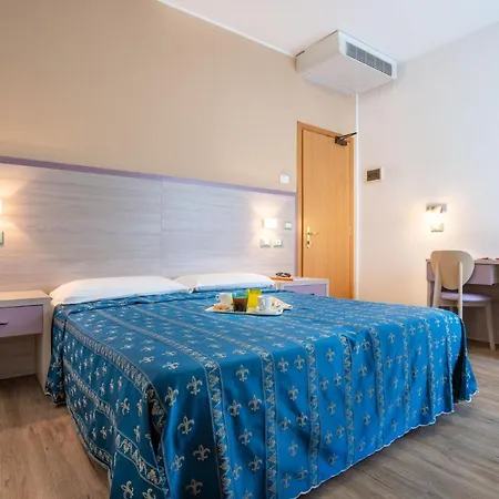 Ca' D'oro 3* カオルレ